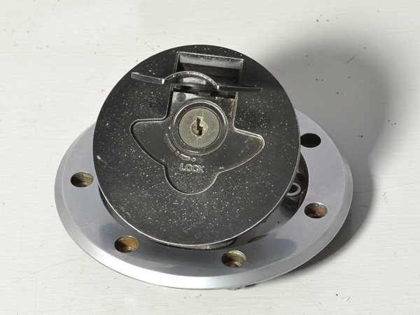 Kawasaki Ninja ZX-11 ZZR1100 ZXT10C Ignition Lock Key Set Fuel