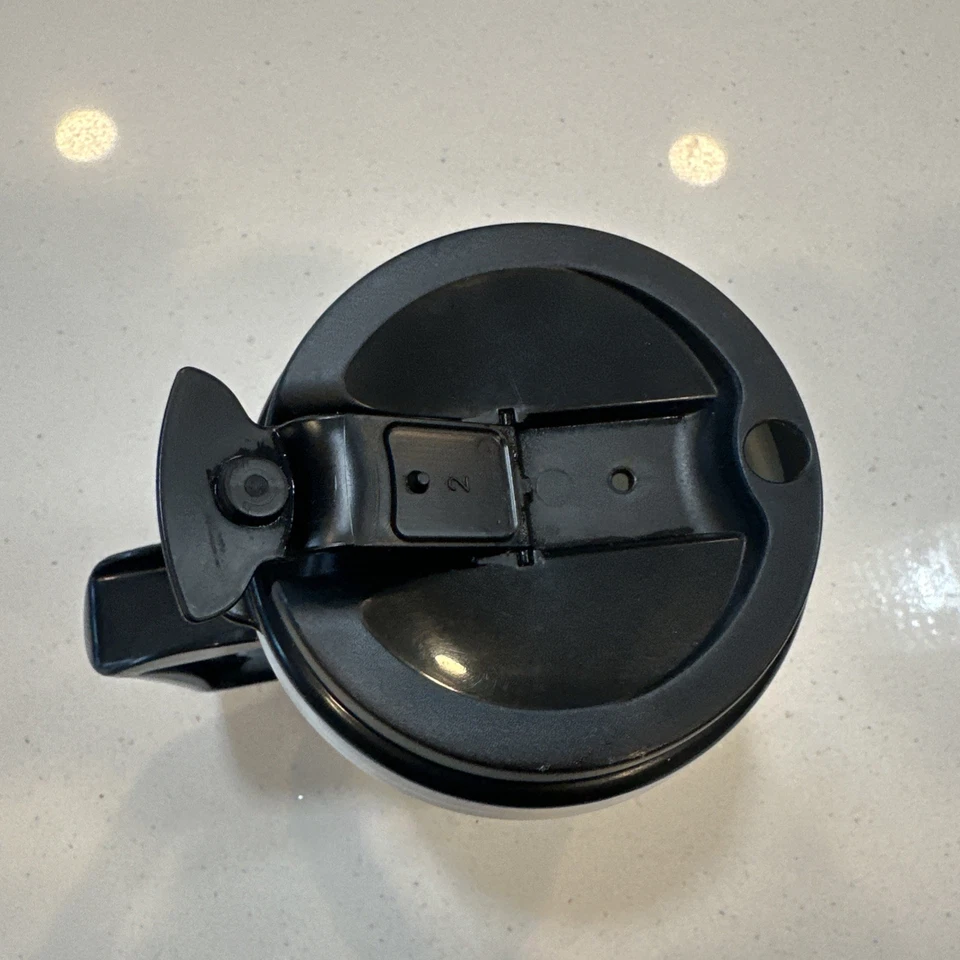 Victoria's Secret 粉色 Chug Mug 新鲜薄荷浅蓝色绿色 24 盎司 — 第 4/4 张图片