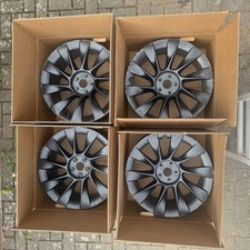 4 x Tesla 20” / 9.5J Black Alloy Induction Wheels