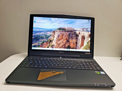 AORUS X5X7 i7-7820HK 2.90Ghz 16Gb DDR4 256Gb Nvme SSD 8GB GTX 1070 GPU 15.6'' LED