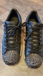 schwarze glitzer superstars