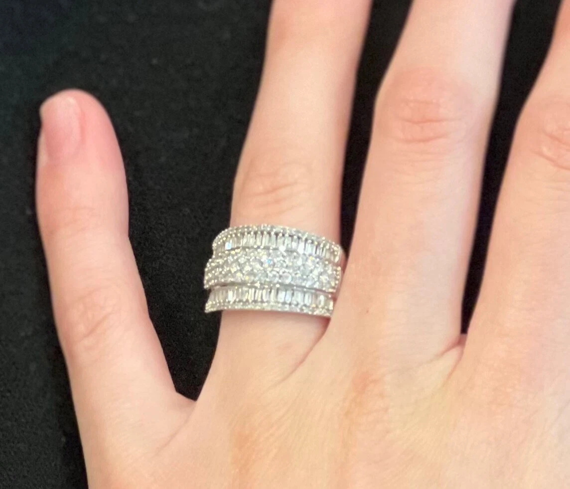 Fred Meyer 10 Carat White Gold 1 1 4 Carat Weight Diamond Band eBay
