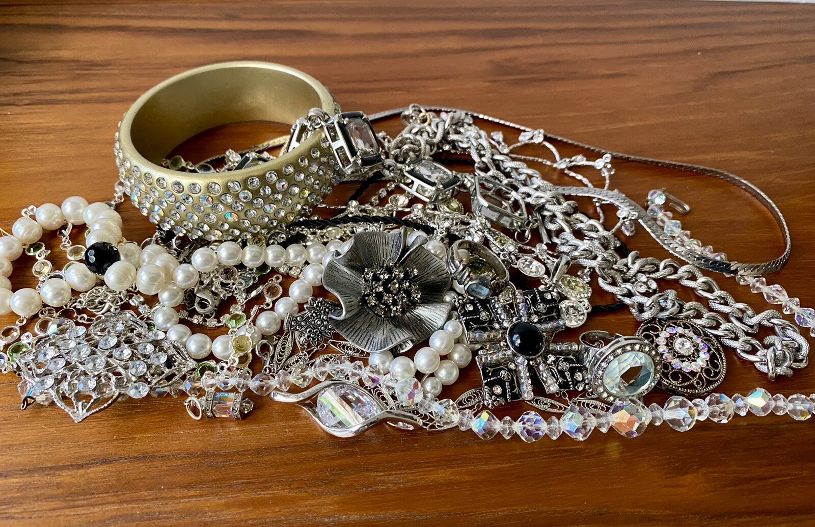 Vintage Estate Costume Jewelry Lot! TRIFARI a… Gem