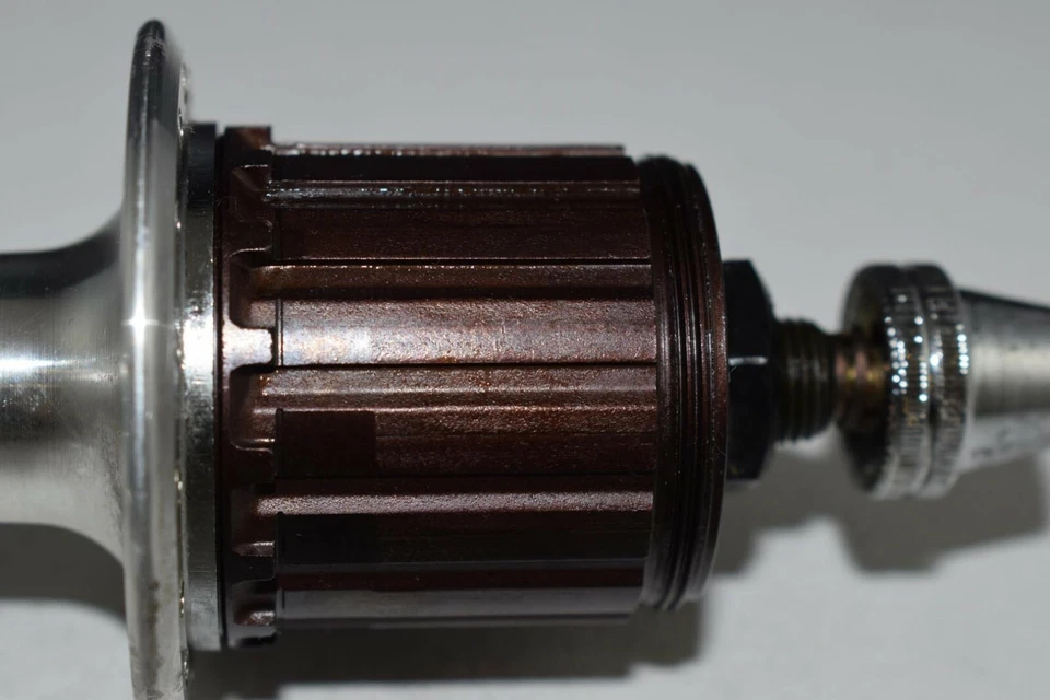 Suntour rear hub 32 holes 130mm 7speed cassette silver aluminium vintage NOS - Image 3 of 4