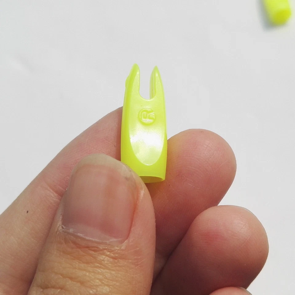 30pcs 9/32" Archery Arrow Nocks Pin Plastic Tails Wood Bamboo Shaft 7.2MM Taper - Image 4 of 4