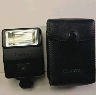 Canon Speedlite 155A Flash w/ Case   Tested Working, Clean Battery Compartment