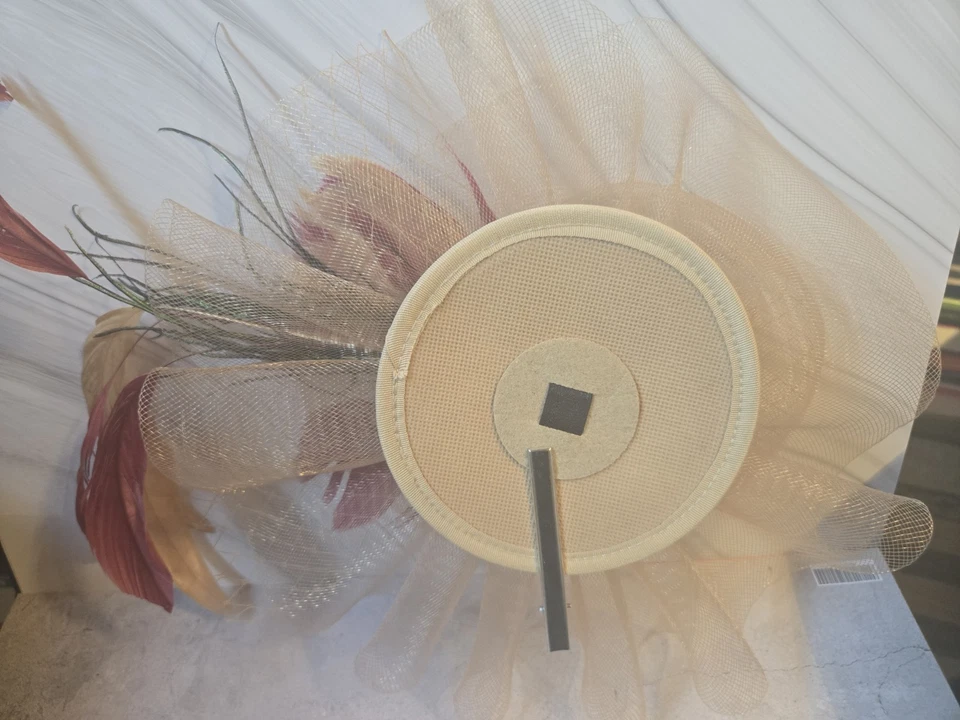 Facinator Vintage Dorado con Diadema Flores Borgoña, Borgoña y Plumas Doradas Nuevo Foto 4 de 4