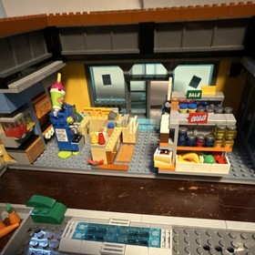LEGO The Simpsons Kwik-E-Mart 71016 Complete Set w/ Minifigures & manual 