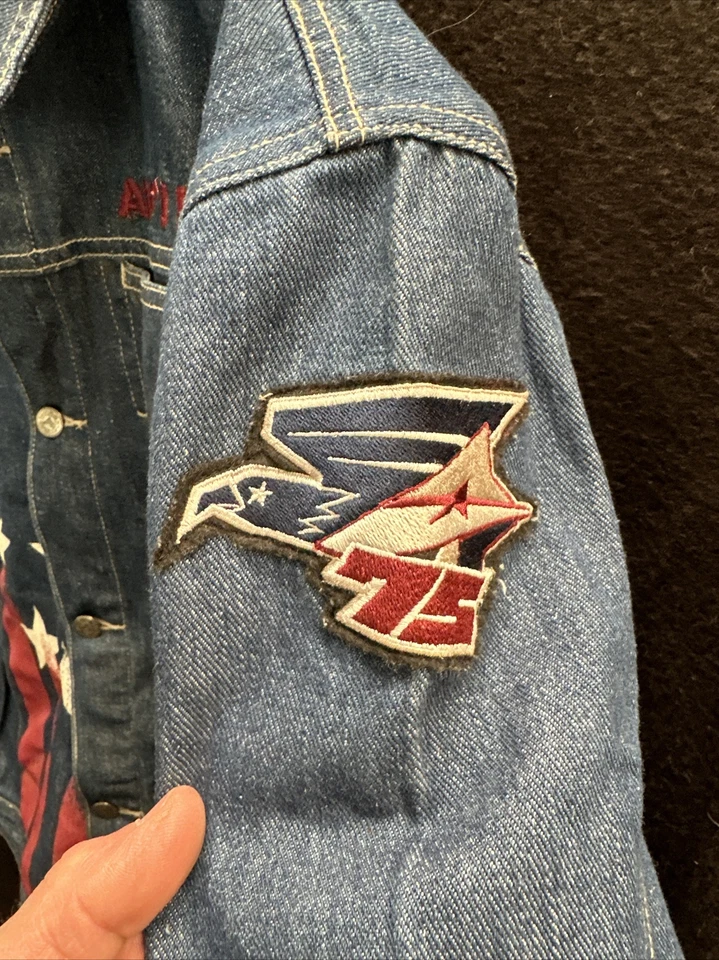 Chaqueta vaquera Avirex EE. UU. talla mediana niño 12/14 Foto 3 de 4