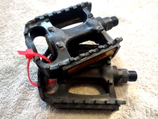 Replacement FPO Bike Platform Flat Pedals With Reflectors K20431