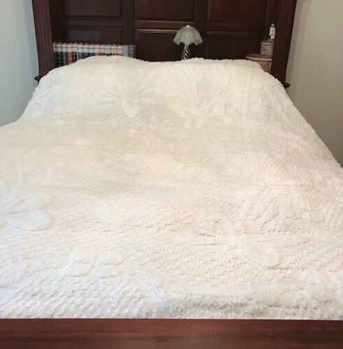 BLAIR CHENILLE BEDSPREAD, IVORY 