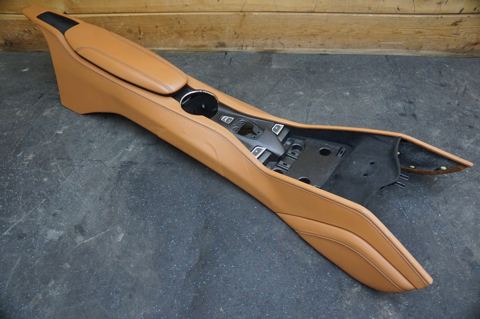Center Console Tunnel Armrest Saddle Leather 86114012 Ferrari California T 2015