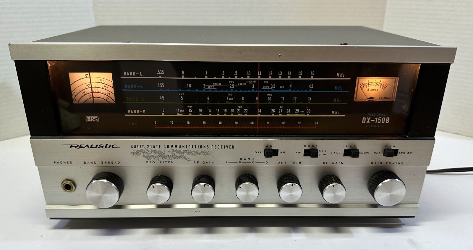 Realistic DX-150B Shortwave Radio 4 Band Shortwave Receiver Ham SSB Works