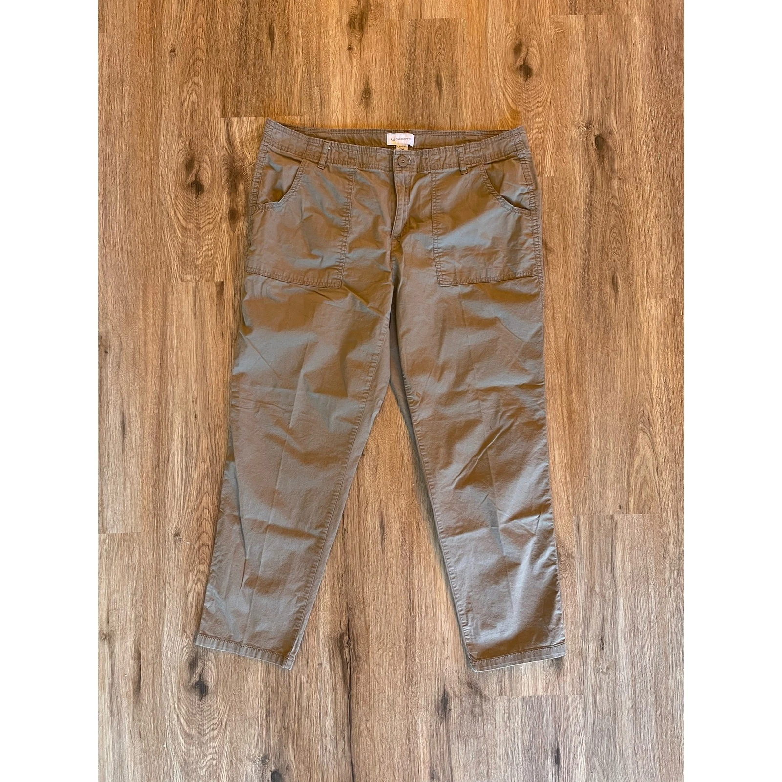Liz Claiborne Classic Gray Capris Size 14