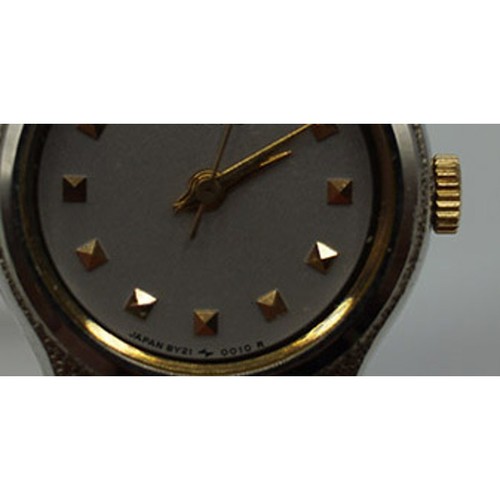 Reloj Seiko Mujer Tono Plata Pulsera Batería Nueva - Imagen 5 de 6