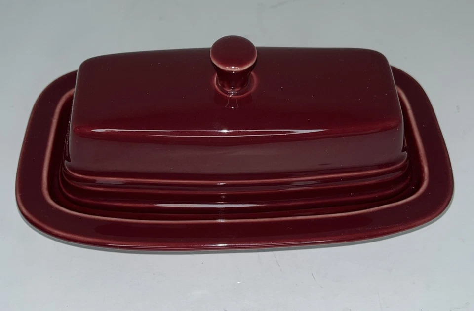 Fiesta Cinnabar (Introducción 2000/RETIRADO) por HOMER LAUGHLIN 1/4 lb mantequilla cubierta Foto 4 de 4