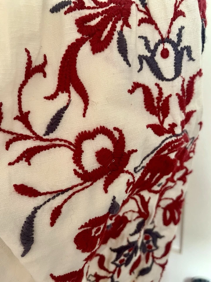 Stunning Embroidered Greek Style ZARA Cotton / Linen Blend Blouse - Small - Image 4 of 4