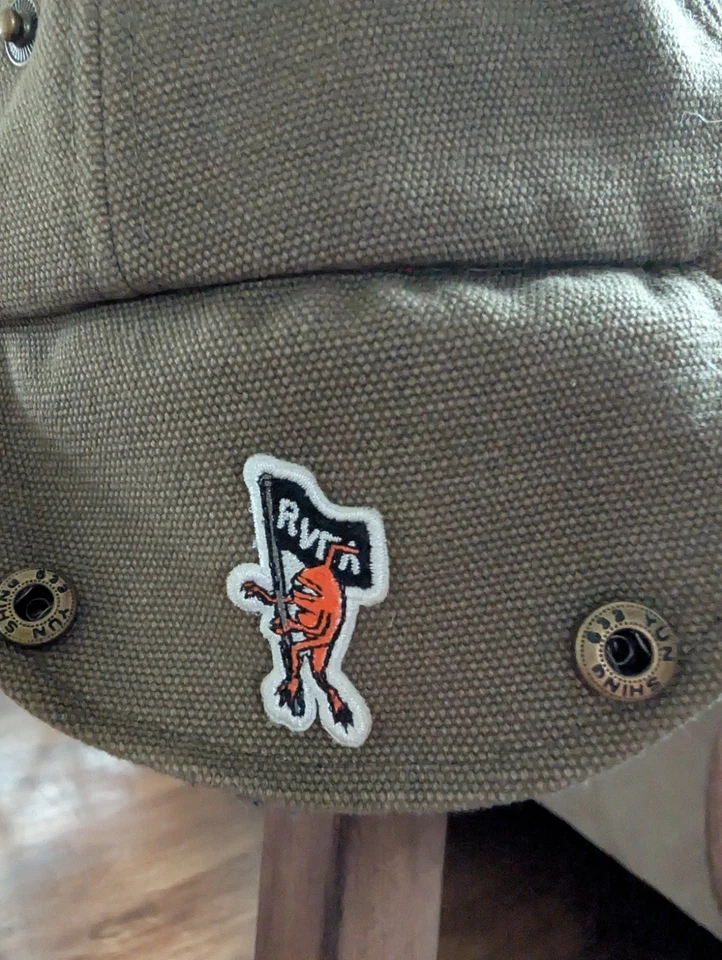 RVCA + Máquina de Juguete Oreja Solapa Alijo Bolsillo Lona + Sombrero de Franela Foto 2 de 4