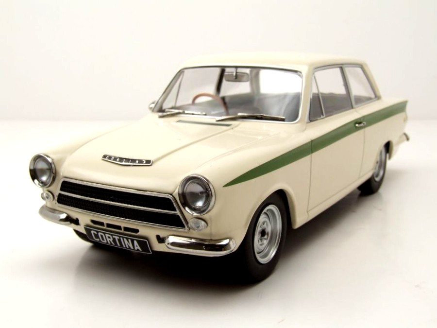 MCG 1/18 D/CAST 1963 FORD LOTUS CORTINA MK1 ERMINE WHITE/SHERWOOD GREEN MCG18434