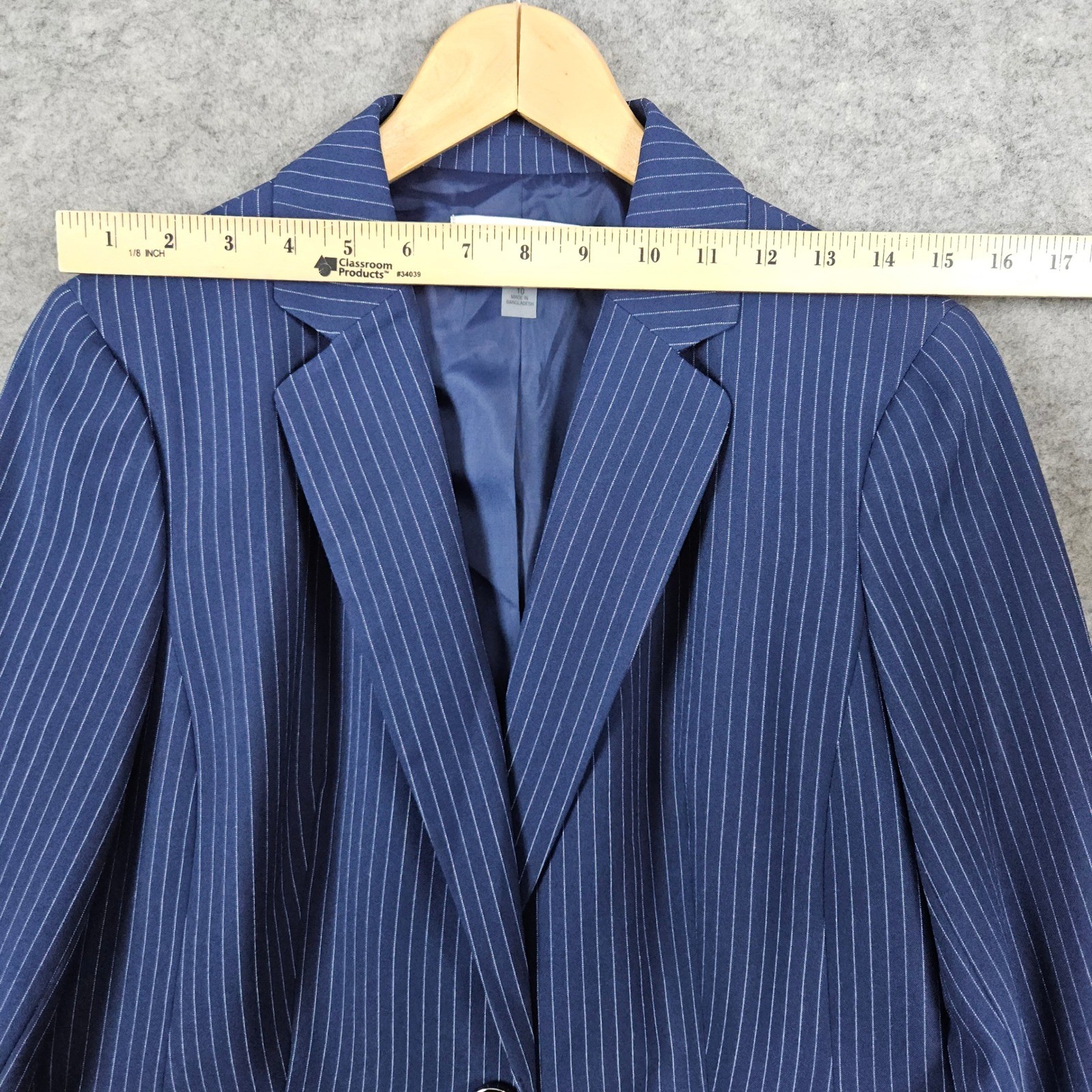 Le Suit Women's Navy Pinstriped Blazer Pants Suit Size 10 Professional NEW NWT