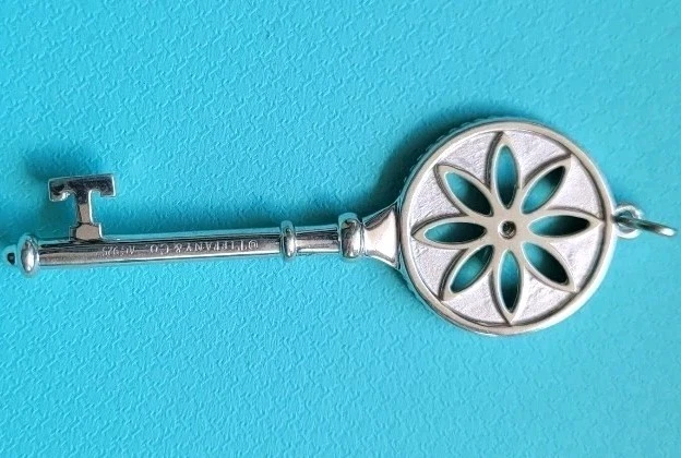 Tiffany & Co. STERLING Daysi Key 2.5" XL - Image 3 of 4