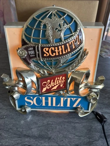 Vintage 1977 SCHLITZ Beer Lighted Bar Sign Light Up  Globe Wall Plaque Union