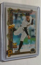 2025 Topps Holiday Baseball Paul Skenes #H70 Gold Rookie Cup. C008718