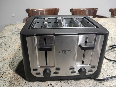 BELLA 4 Slice Toaster Auto Shut Off Extra Wide Slots Removable Crumb Tray No Box