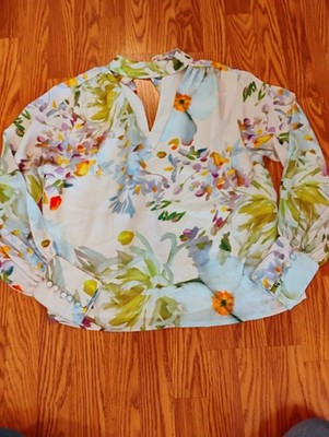 Women's Venus Size Medium Floral Spring Long Sleeve Blouse With Buttoned Cuffs