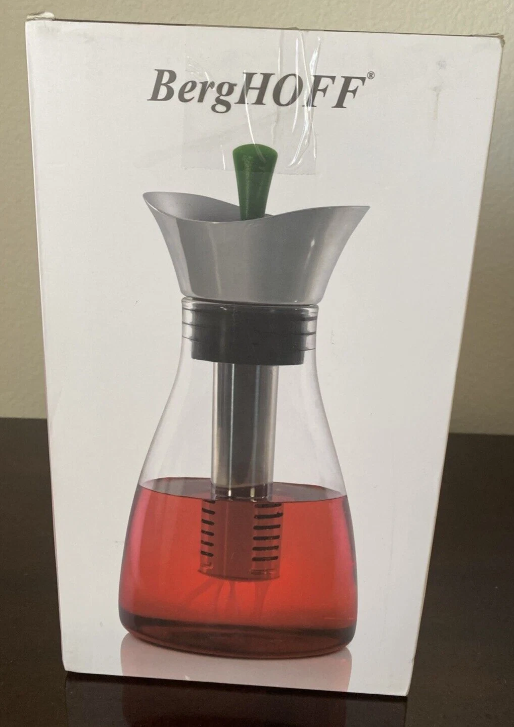 NEW BergHOFF Glass Tea Carafe Infuser Eclipse 1.3Qt/1,2L Retail $150