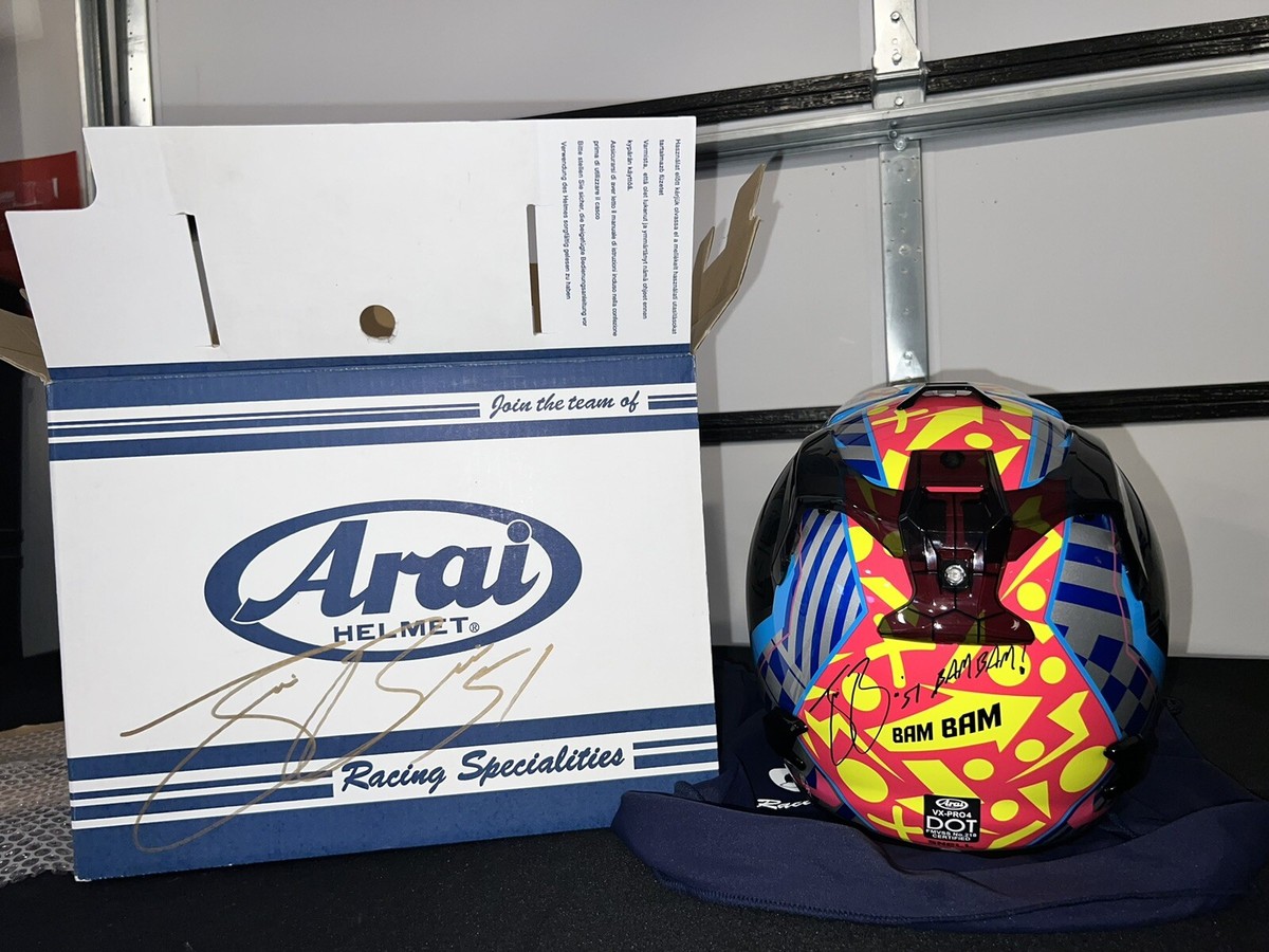 agv ax-8 ds carbon fury helmet weight AGV AX-8 Naked Carbon Retail Price @RM2323.50 Incl.gst The aggressive look  of the AX-8 EVO NAKED CARBON helmet appeals to a wide range of riders  complimenting the style and design of Streetfighters,