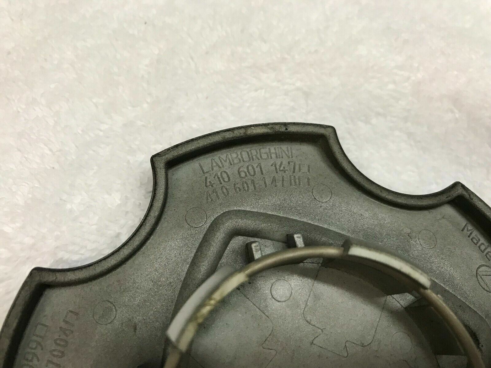 LAMBORGHINI MURCIELAGO LP640 WHEEL RIM CENTER HUB CAP OEM 410601147B