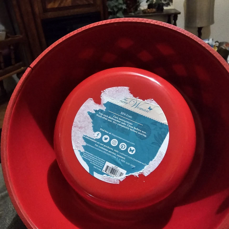 Pioneer Woman Matching "Dig In" Feeding Mat Charming Check Med Melamine Pet Bowl - Image 4 of 4