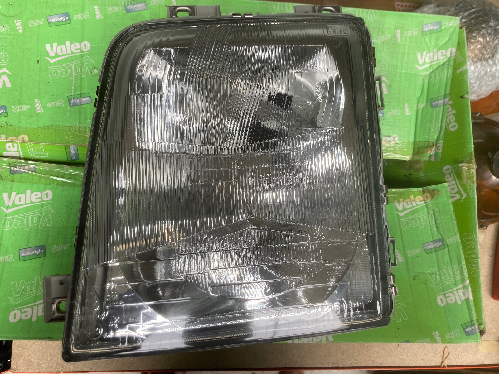 Phare gauche H1+H1 Valeo 086740 neuf pour utilitaire VW LT II de 1996 à 2003
