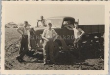 Photo, WW2, truck with flatbed and four comrades N 50210