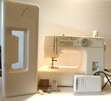 Pfaff Hobby 382 Sewing Machine, Case, Foot Pedal, Manual Some Accessories