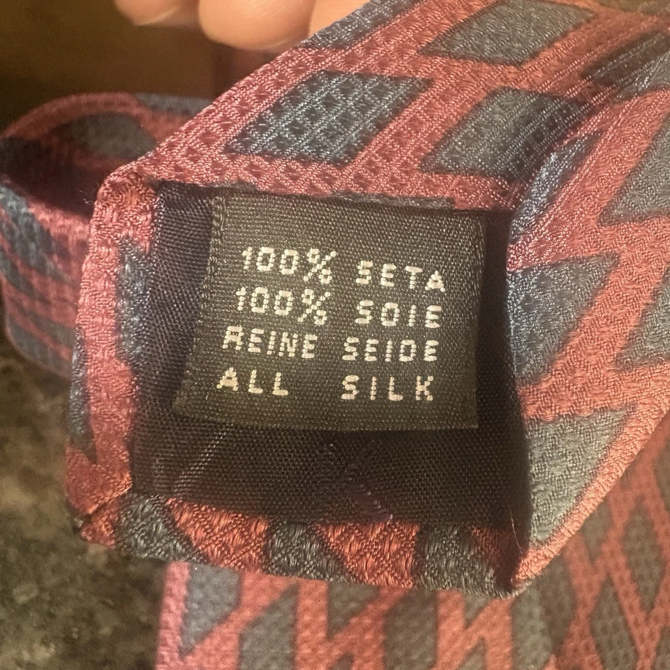 Impresionante Corbata de Cuello Kriziauomo Rosa con Diamantes Azul Marino 100% Seda Hecha en Italia Foto 4 de 4