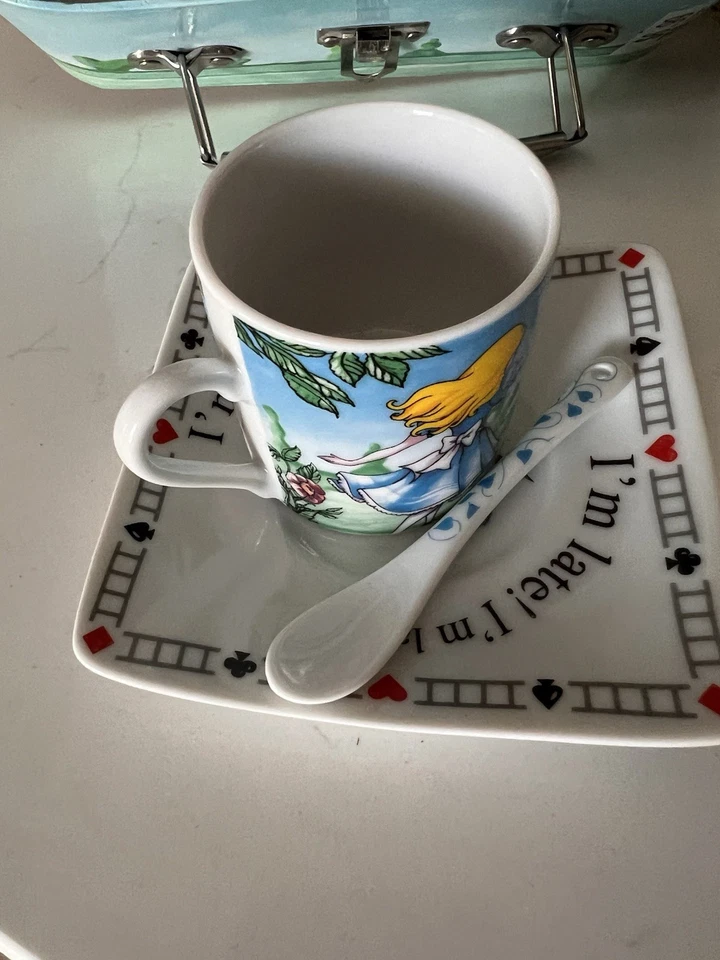 Alice in Wonderland's Tea Party Set of 2 Cardew Design Box Mugs Saucers Spoons - Image 4 of 4