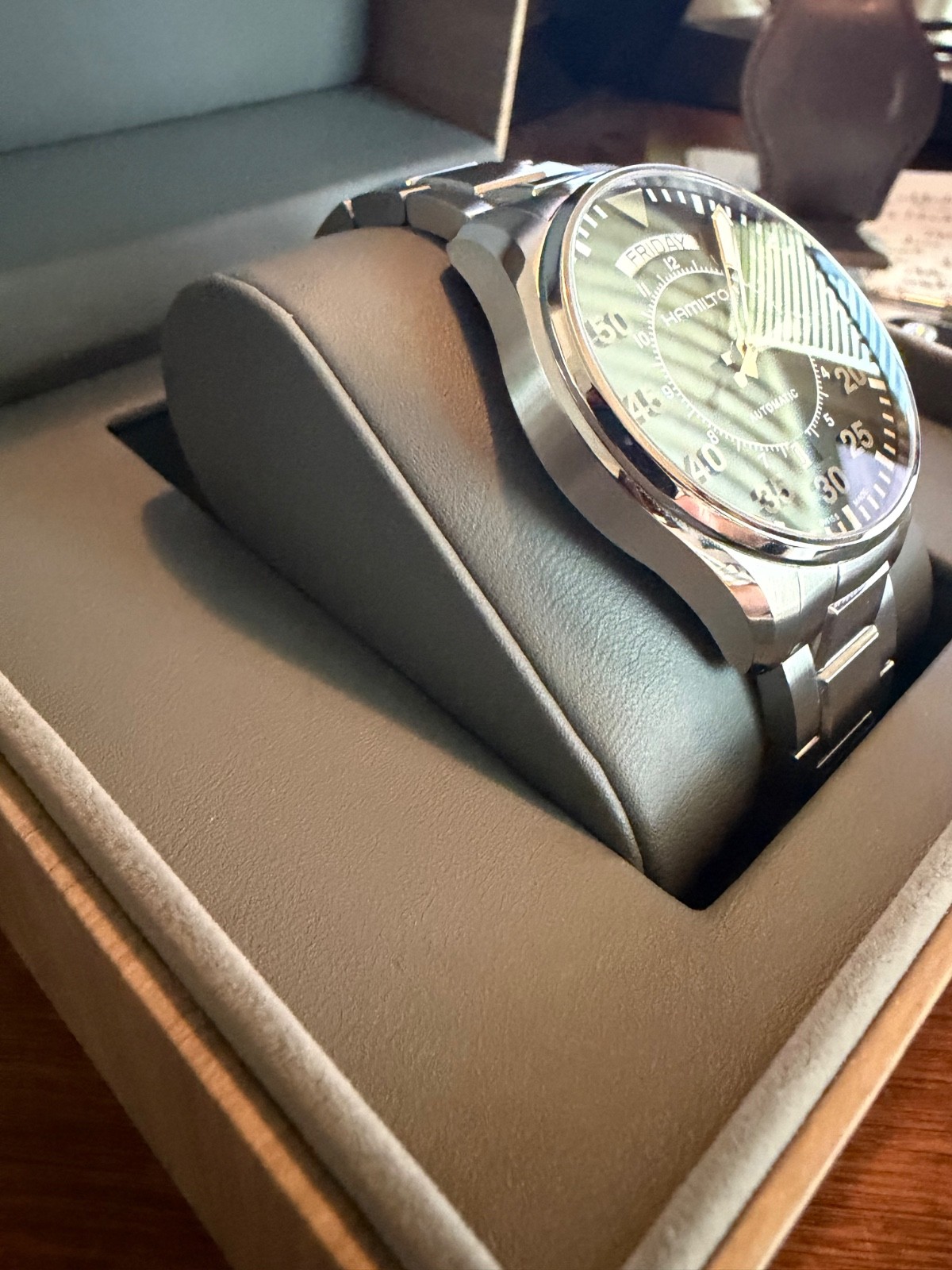 Hamilton Khaki Aviation Pilot Day-Date Auto (Cooper) – Ref. H64615135 – Full Kit image 4