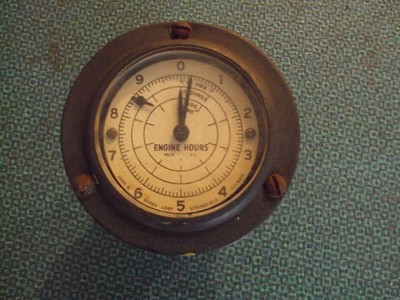 Engine Hours Aviation Gauge, John W. Hobbs Corp., Engine Hours Volts DC, Round