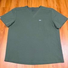 Figs Leon Scrub Top Mens XXL Olive Green V-Neck One Pocket FM1500 Technical Col.