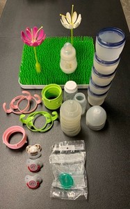 Comotomo and baby bottle drying rack lot
