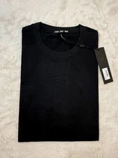 Tiger Woods Sun Day Red T-Shirt Men's Medium Black Short Sleeve