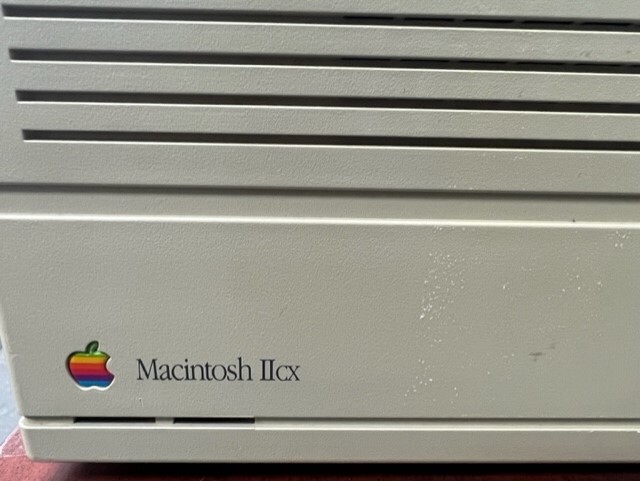 VINTAGE Apple MacIntosh IIcx Vintage Desktop Computer M5650 PLS
