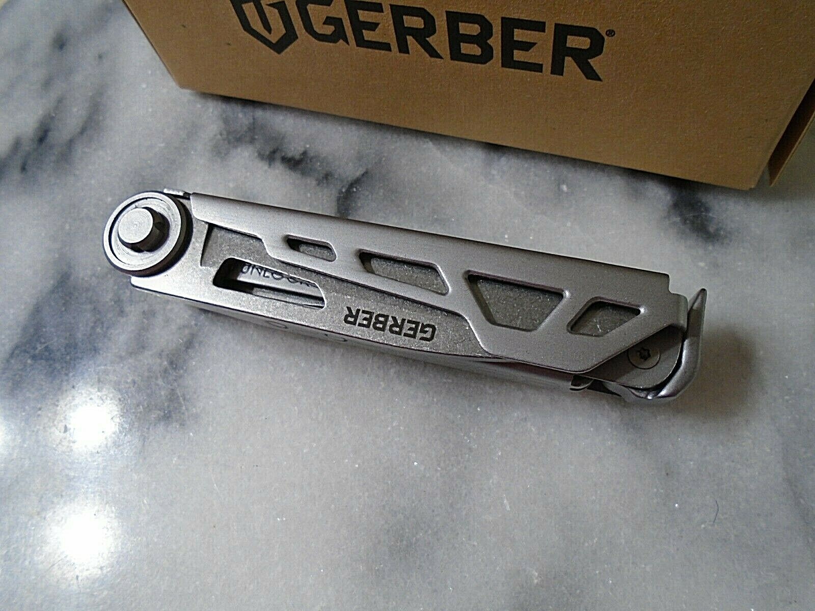 Gerber Armbar Cork Multi Tool Pocket Knife 8 Tools Scissors Cap Lifter