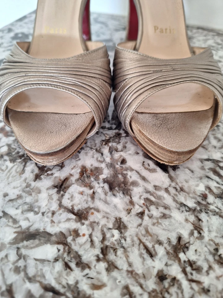 Chanclas de tacón Cristian Louboutin talla 36 Foto 2 de 4