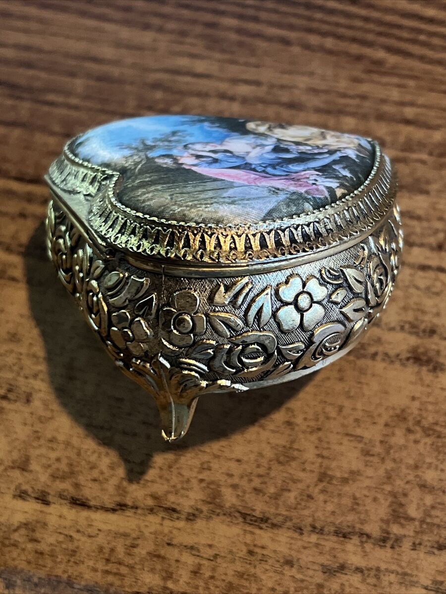 Sankyo Gold Tone Heart Shaped Music Box, Victorian Couple Sankyo Gold Tone Heart Shaped Music Box, Victorian Couple