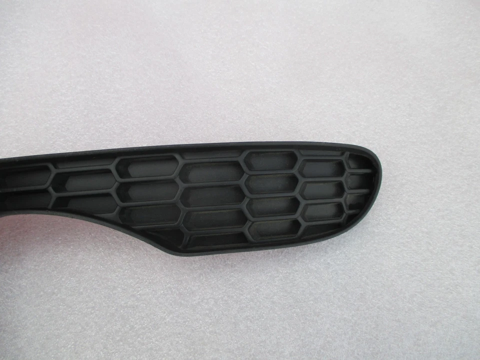 MINI COOPER CLUBMAN S PARACHOQUES TRASERO PARRILLA 2008 2009 2010 OEM RH Foto 2 de 4