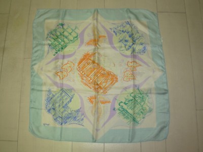 Foulard carré de soie femme motif géométrique CBF2489 Made in France Taille 70 cm x 70 cm