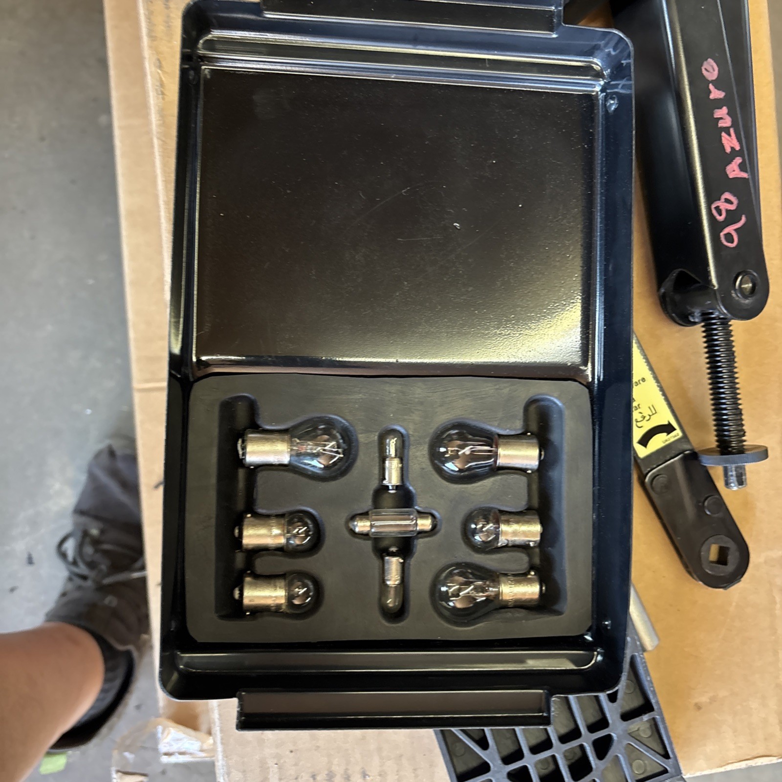 Bentley Azure 1999-2000 Tool kit boxes Set P/N UV11308PA